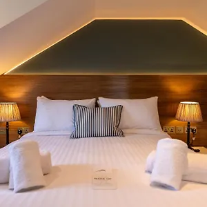 The Crown Pub & 4*, London Großbritannien