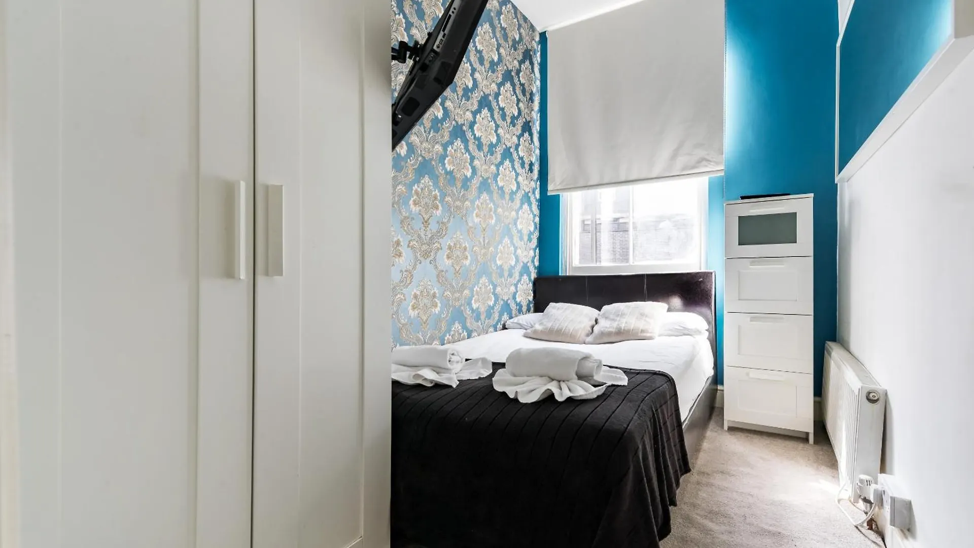 City Rooms London 3*,